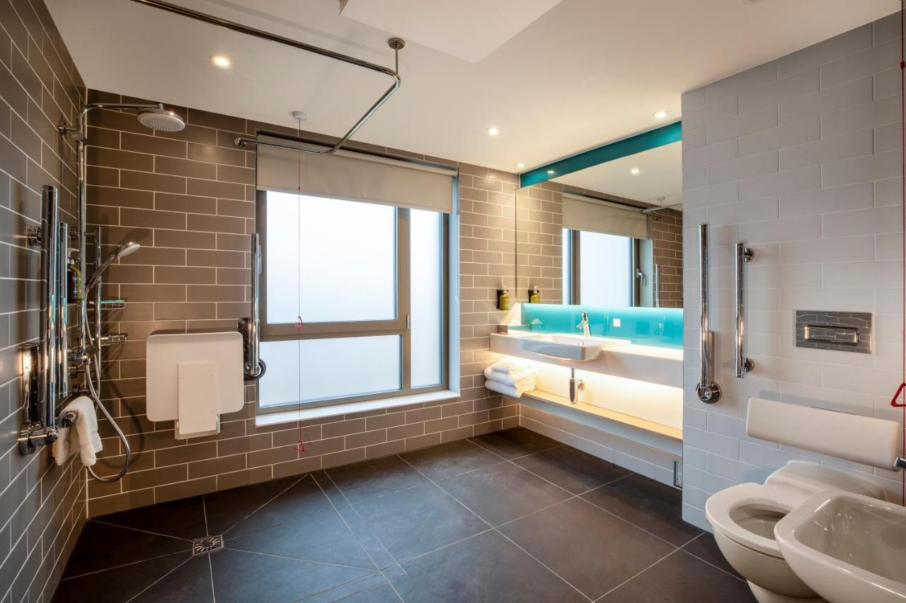 Holiday Inn Express Cambridge West - Cambourne By Ihg Kültér fotó