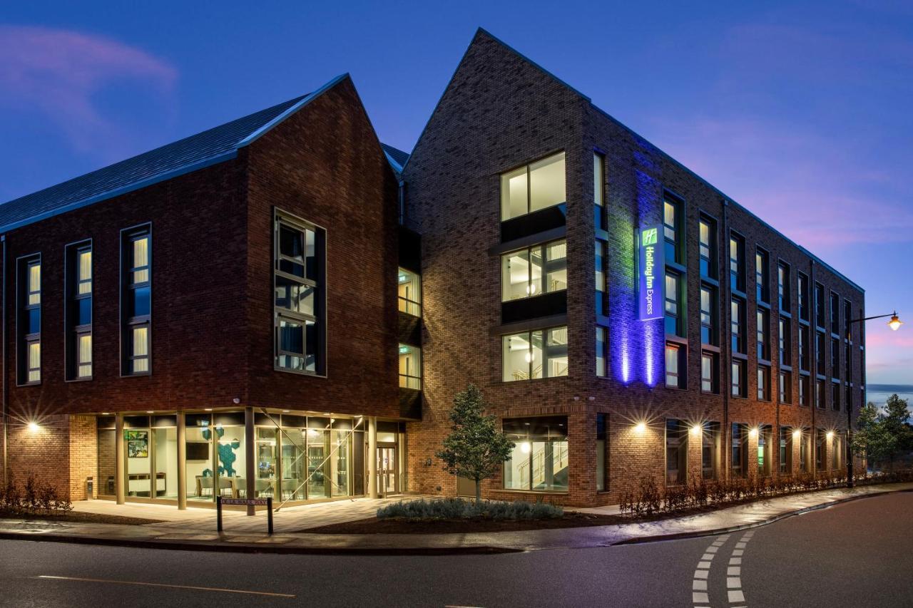 Holiday Inn Express Cambridge West - Cambourne By Ihg Kültér fotó