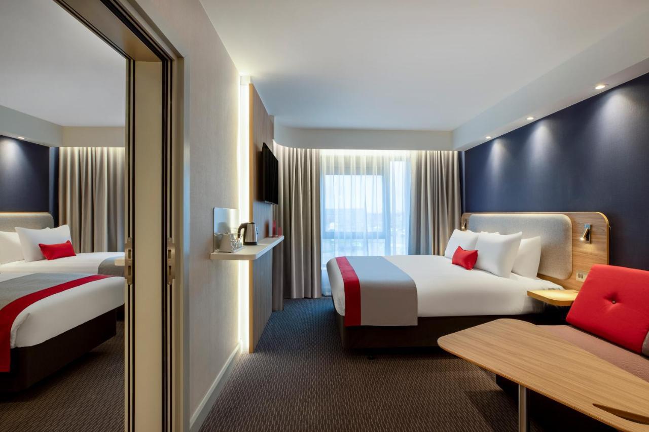 Holiday Inn Express Cambridge West - Cambourne By Ihg Kültér fotó