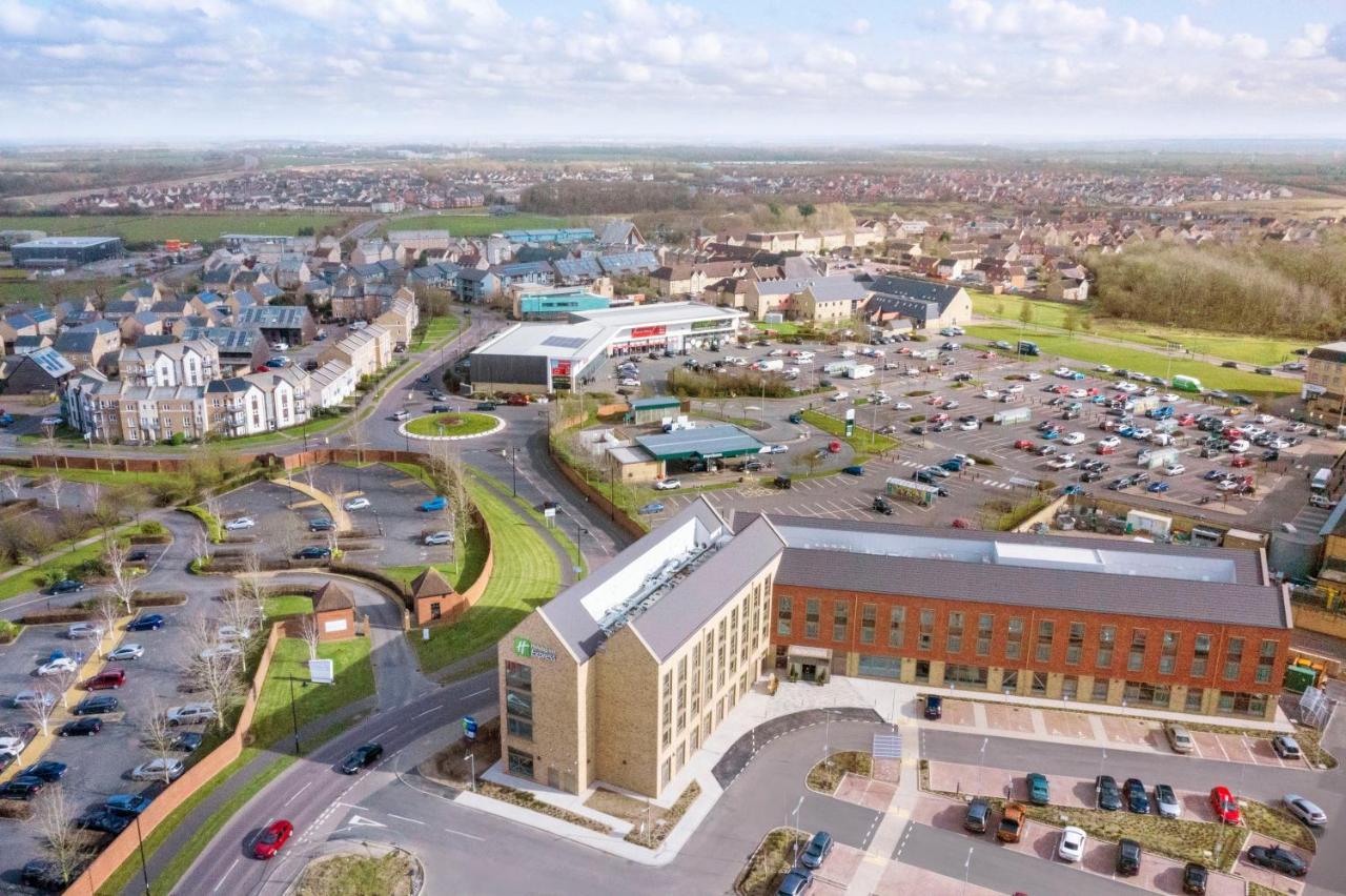 Holiday Inn Express Cambridge West - Cambourne By Ihg Kültér fotó