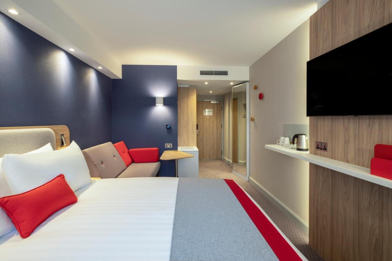 Holiday Inn Express Cambridge West - Cambourne By Ihg Kültér fotó