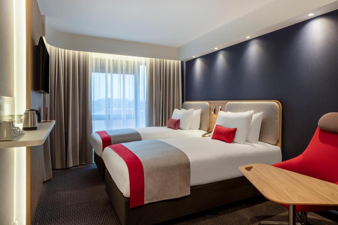 Holiday Inn Express Cambridge West - Cambourne By Ihg Kültér fotó