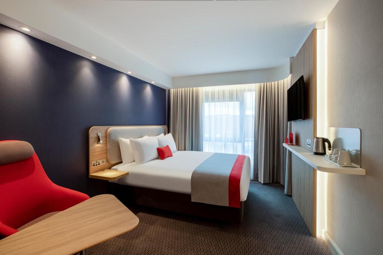 Holiday Inn Express Cambridge West - Cambourne By Ihg Kültér fotó