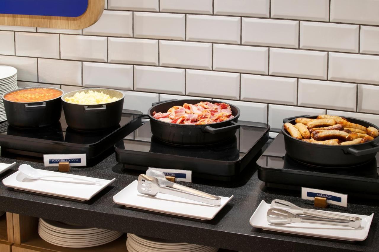 Holiday Inn Express Cambridge West - Cambourne By Ihg Kültér fotó